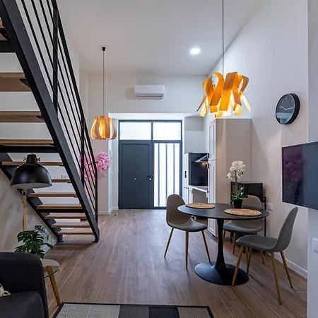 Loft Petit Noir Ciencias Apartment *